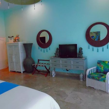 Lazy Monkey Hotel Senggigi Buitenkant foto