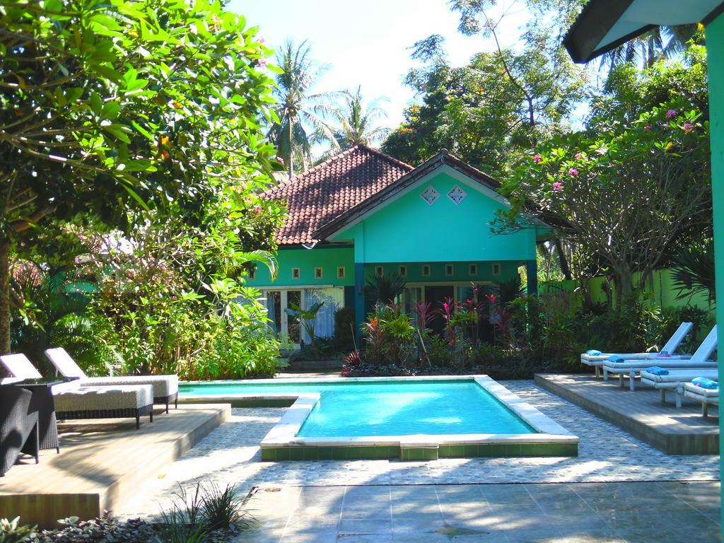 Lazy Monkey Hotel Senggigi Buitenkant foto