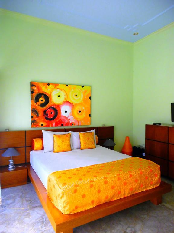 Lazy Monkey Hotel Senggigi Buitenkant foto