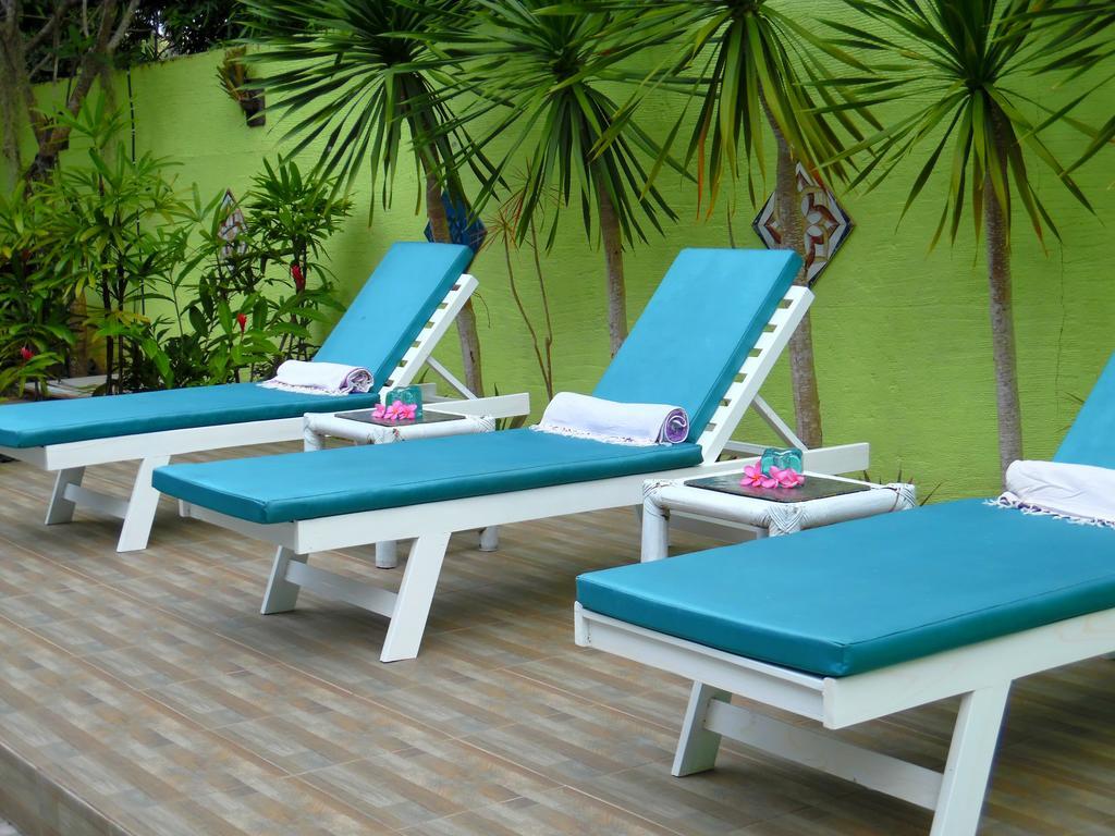 Lazy Monkey Hotel Senggigi Buitenkant foto