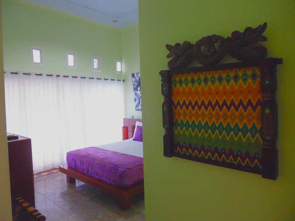 Lazy Monkey Hotel Senggigi Buitenkant foto