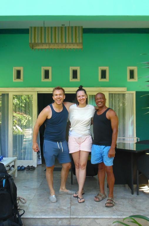 Lazy Monkey Hotel Senggigi Buitenkant foto