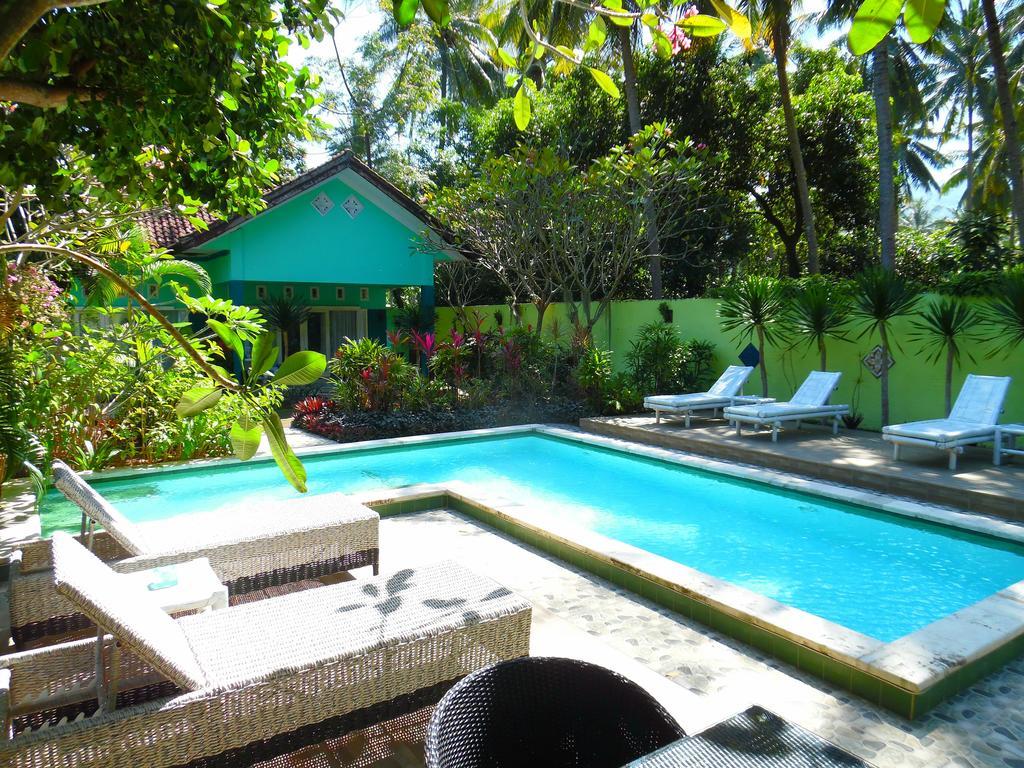 Lazy Monkey Hotel Senggigi Buitenkant foto