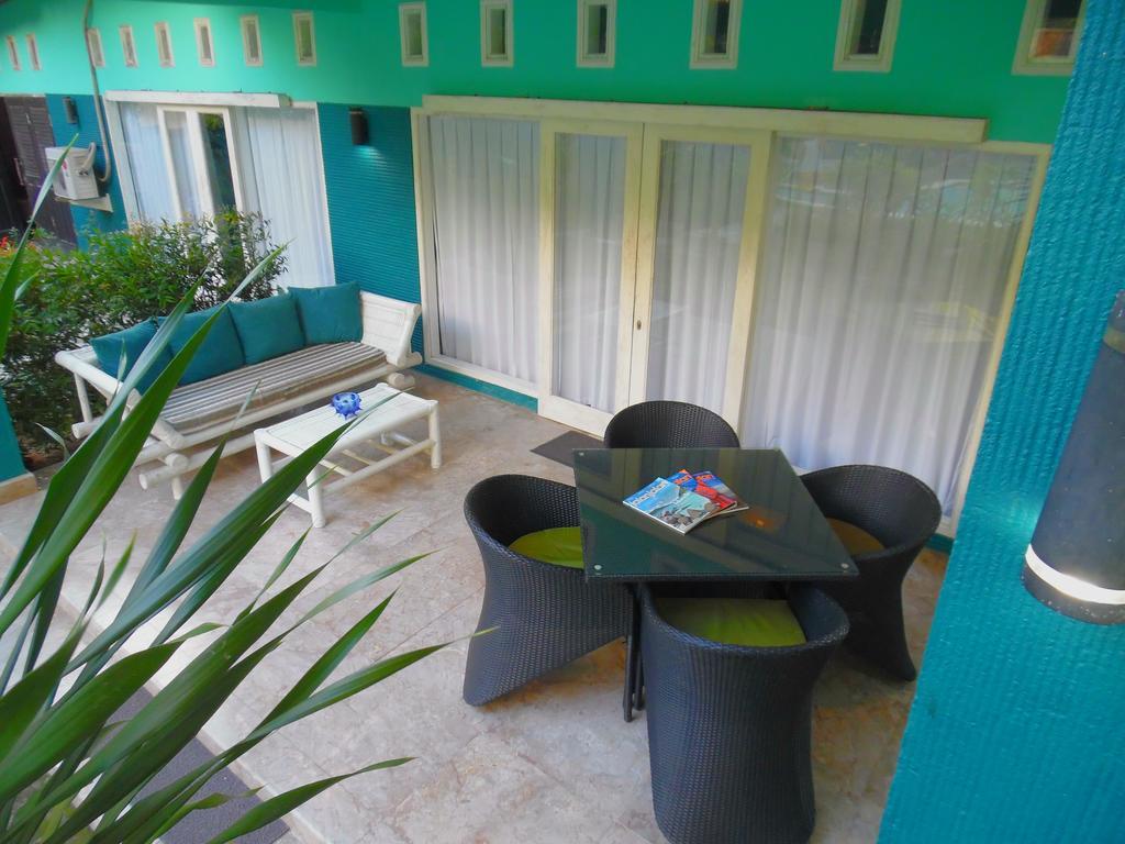 Lazy Monkey Hotel Senggigi Buitenkant foto