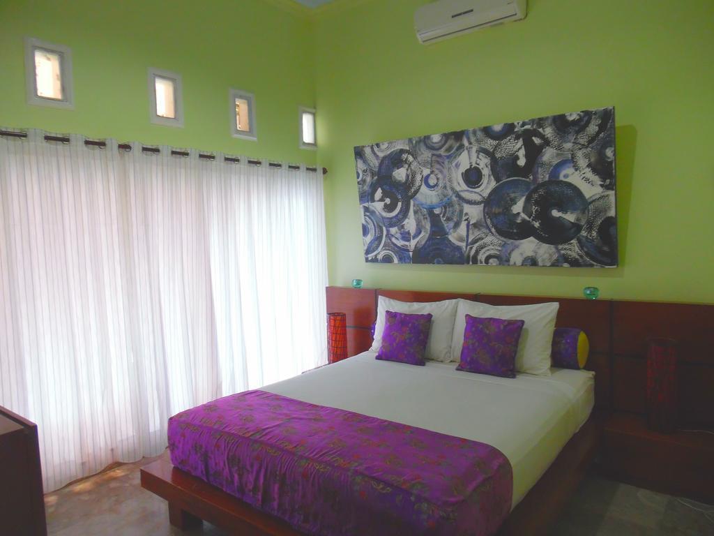 Lazy Monkey Hotel Senggigi Buitenkant foto