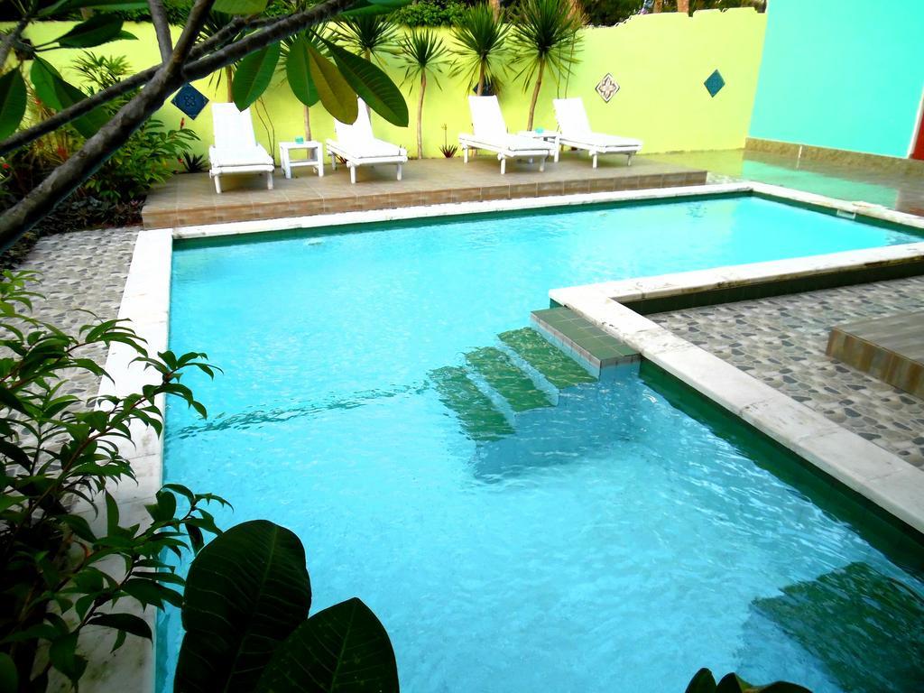 Lazy Monkey Hotel Senggigi Buitenkant foto